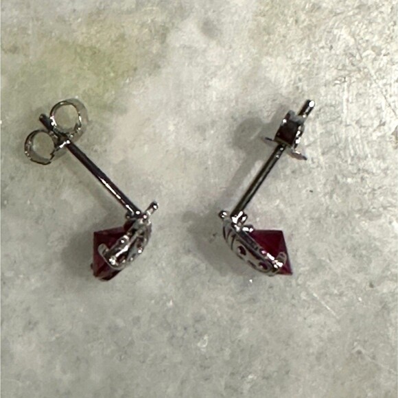 Ladybug Earrings Rhodium Plated Over Silver w/ Simulated Red Stones w/ Gift Box - Picture 7 of 7